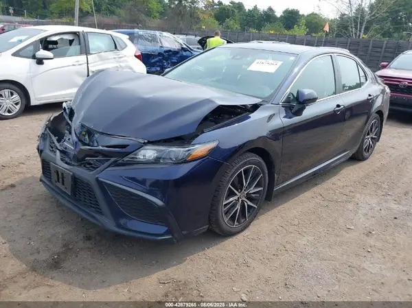 4T1G11AK4MU551561 2021 TOYOTA CAMRY - Image 2