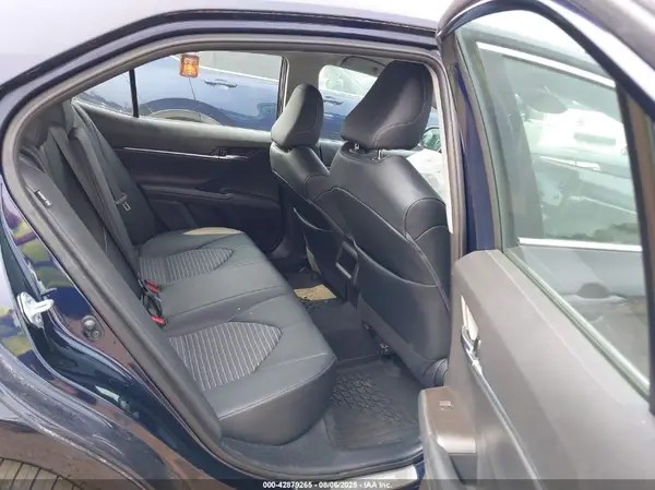 4T1G11AK4MU551561 2021 TOYOTA CAMRY - Image 8