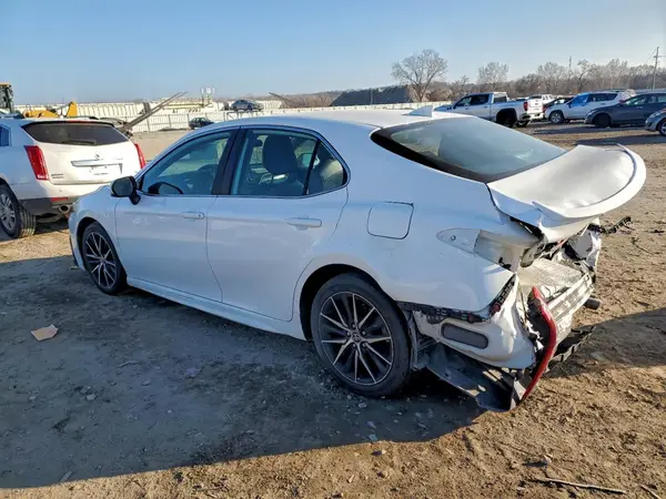 4T1G11AK4MU551849 2021 TOYOTA CAMRY - Image 2