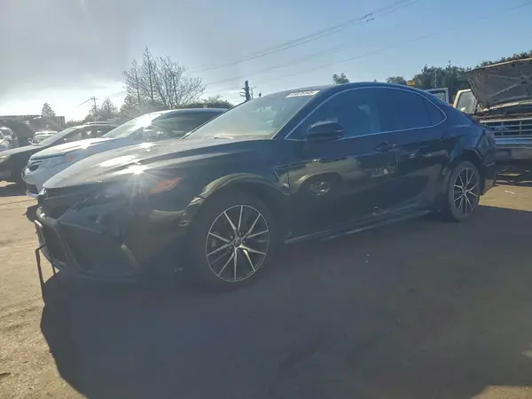 4T1G11AK4MU553584 2021 TOYOTA CAMRY - Image 1