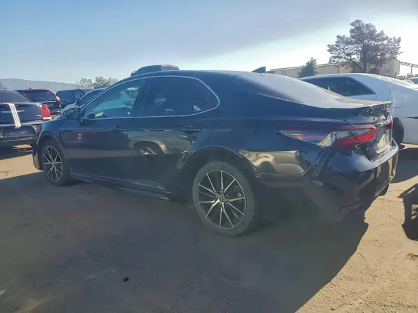 4T1G11AK4MU553584 2021 TOYOTA CAMRY - Image 2