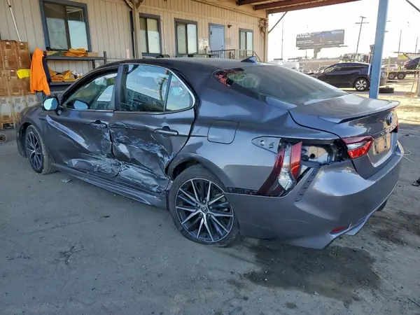 4T1G11AK4MU555030 2021 TOYOTA CAMRY - Image 2