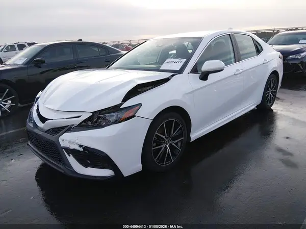 4T1G11AK4MU555383 2021 TOYOTA CAMRY - Image 2