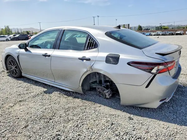 4T1G11AK4MU558025 2021 TOYOTA CAMRY - Image 2