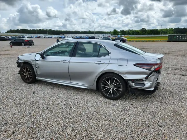 4T1G11AK4MU560146 2021 TOYOTA CAMRY - Image 2