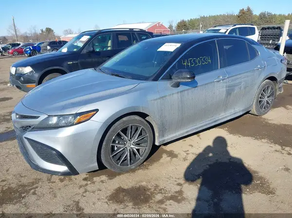 4T1G11AK4MU560292 2021 TOYOTA CAMRY - Image 2