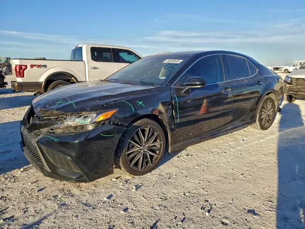 4T1G11AK4MU561894 2021 TOYOTA CAMRY - Image 1