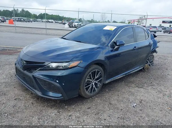 4T1G11AK4MU565010 2021 TOYOTA CAMRY - Image 2