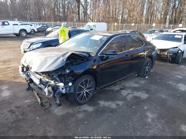 4T1G11AK4MU565475 2021 TOYOTA CAMRY - Image 2