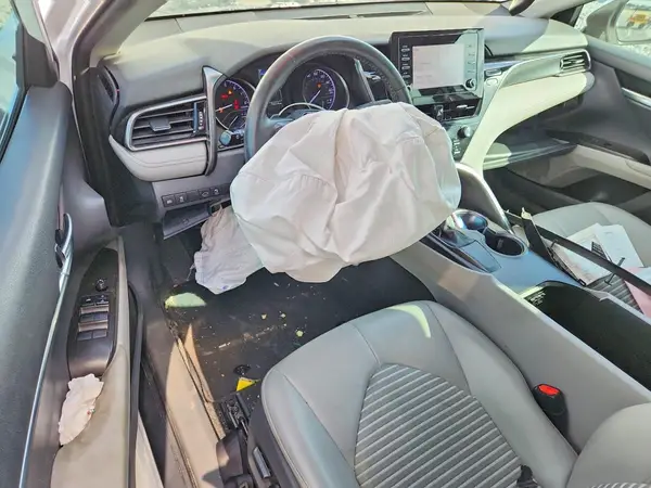 4T1G11AK4MU566917 2021 TOYOTA CAMRY - Image 8