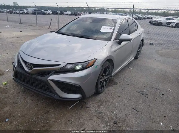 4T1G11AK4MU567436 2021 TOYOTA CAMRY - Image 2