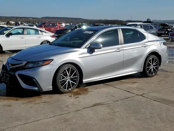 4T1G11AK4MU569641 2021 TOYOTA CAMRY - Image 1