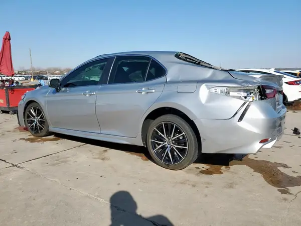 4T1G11AK4MU569641 2021 TOYOTA CAMRY - Image 2