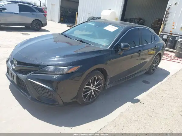 4T1G11AK4MU571714 2021 TOYOTA CAMRY - Image 2