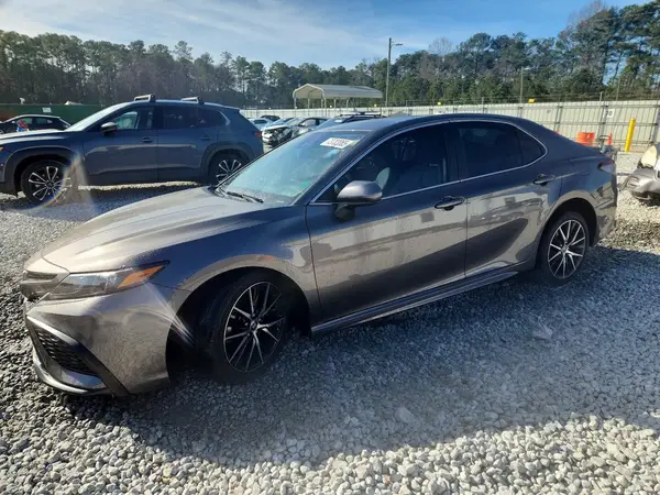 4T1G11AK4MU572023 2021 TOYOTA CAMRY - Image 1