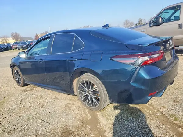 4T1G11AK4MU572376 2021 TOYOTA CAMRY - Image 2
