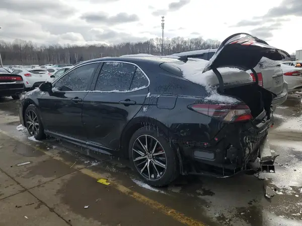 4T1G11AK4MU573107 2021 TOYOTA CAMRY - Image 2