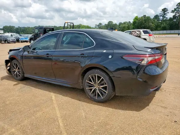4T1G11AK4MU575200 2021 TOYOTA CAMRY - Image 2