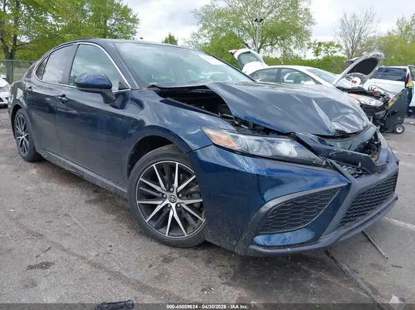 4T1G11AK4MU576640 2021 TOYOTA CAMRY - Image 1