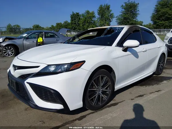 4T1G11AK4MU577383 2021 TOYOTA CAMRY - Image 2