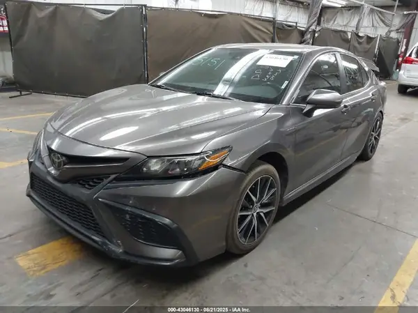 4T1G11AK4MU578615 2021 TOYOTA CAMRY - Image 2