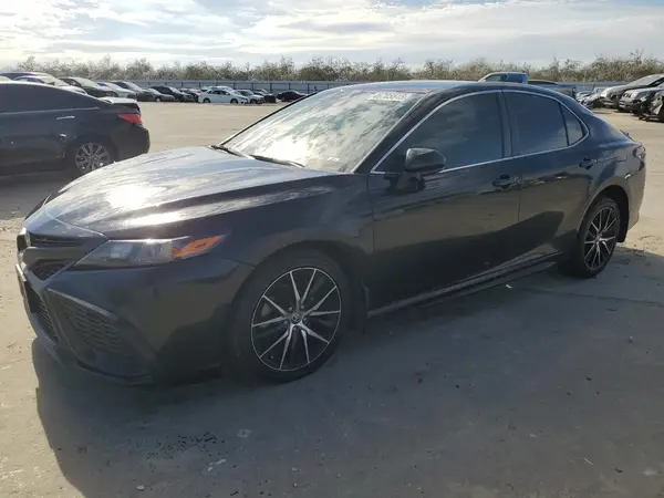 4T1G11AK4MU578842 2021 TOYOTA CAMRY - Image 1