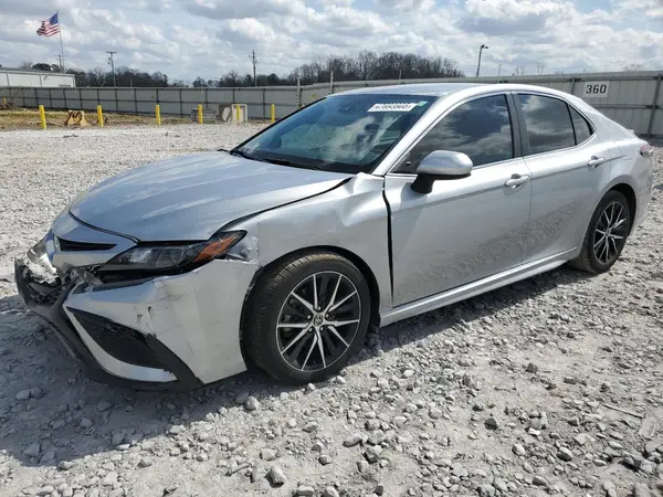 4T1G11AK4MU583037 2021 TOYOTA CAMRY - Image 1
