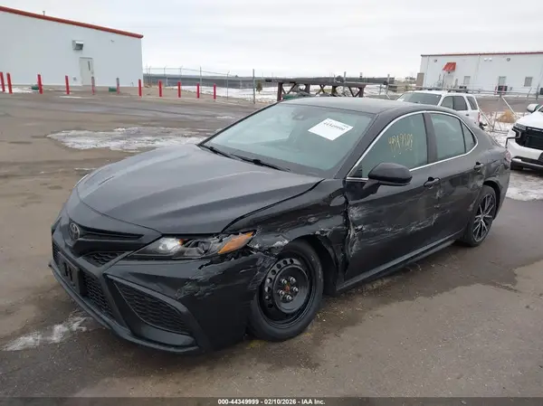 4T1G11AK4MU583104 2021 TOYOTA CAMRY - Image 2