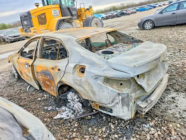 4T1G11AK4MU583118 2021 TOYOTA CAMRY - Image 2