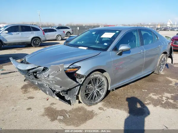 4T1G11AK4MU586004 2021 TOYOTA CAMRY - Image 2