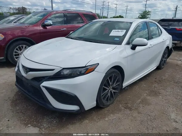 4T1G11AK4MU588402 2021 TOYOTA CAMRY - Image 2