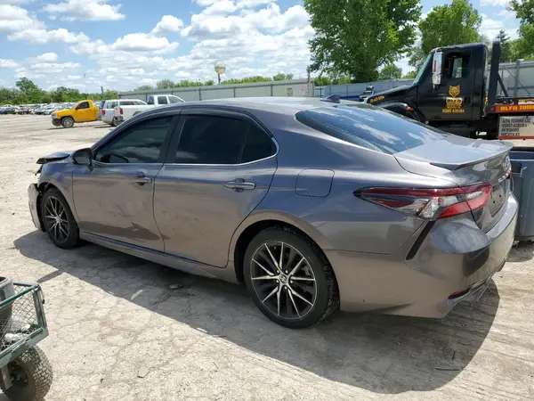 4T1G11AK4MU591798 2021 TOYOTA CAMRY - Image 2