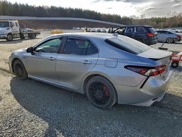 4T1G11AK4MU592806 2021 TOYOTA CAMRY - Image 2