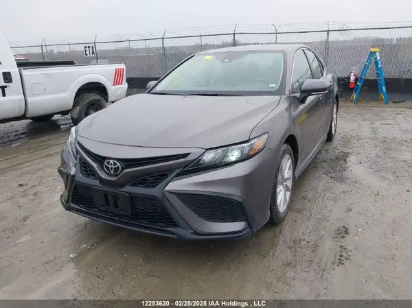 4T1G11AK4MU593549 2021 TOYOTA CAMRY - Image 2