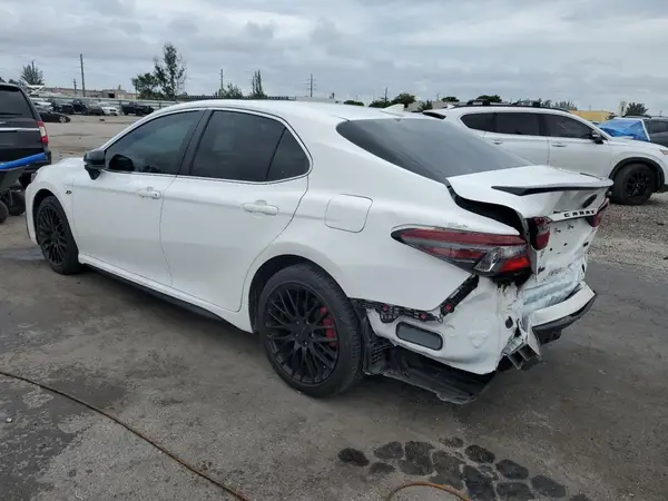 4T1G11AK4MU593924 2021 TOYOTA CAMRY - Image 2