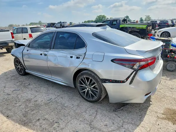 4T1G11AK4MU598007 2021 TOYOTA CAMRY - Image 2