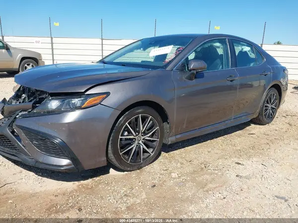 4T1G11AK4MU599691 2021 TOYOTA CAMRY - Image 2