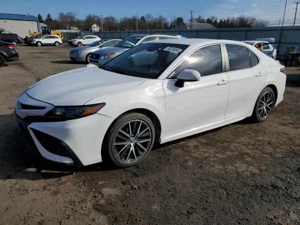 4T1G11AK4MU604100 2021 TOYOTA CAMRY - Image 1