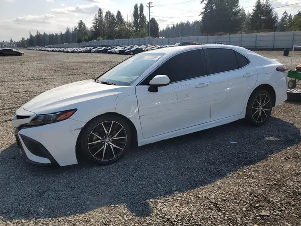 4T1G11AK4MU608339 2021 TOYOTA CAMRY - Image 1