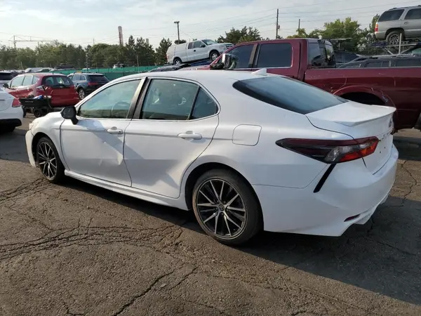 4T1G11AK4MU609202 2021 TOYOTA CAMRY - Image 2
