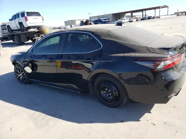 4T1G11AK4MU616876 2021 TOYOTA CAMRY - Image 2