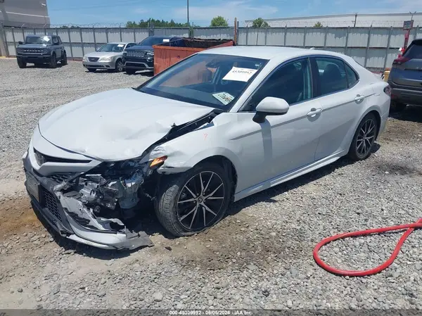 4T1G11AK4NU003657 2022 TOYOTA CAMRY - Image 2