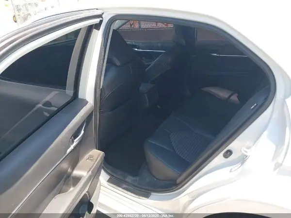 4T1G11AK4NU005831 2022 TOYOTA CAMRY - Image 8