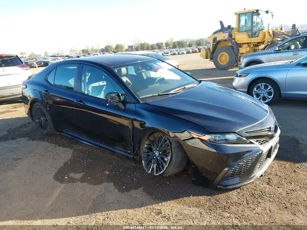4T1G11AK4NU013430 2022 TOYOTA CAMRY - Image 1