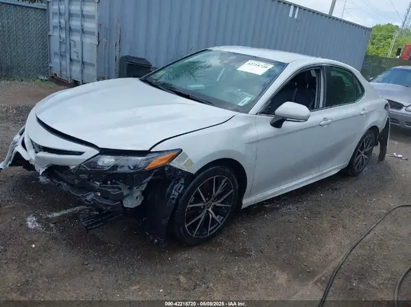 4T1G11AK4NU014335 2022 TOYOTA CAMRY - Image 2