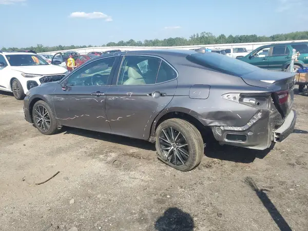 4T1G11AK4NU017736 2022 TOYOTA CAMRY - Image 2