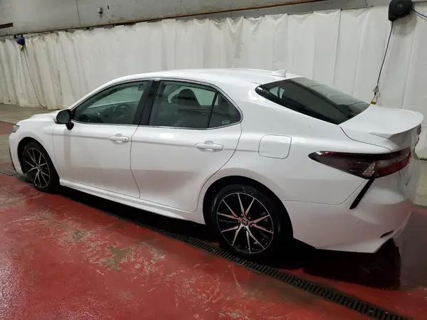 4T1G11AK4NU018207 2022 TOYOTA CAMRY - Image 2