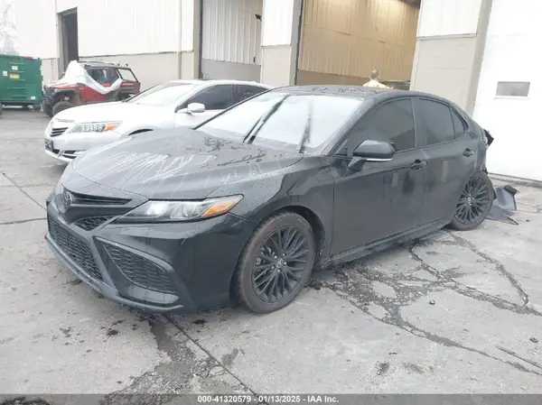 4T1G11AK4NU030700 2022 TOYOTA CAMRY - Image 2