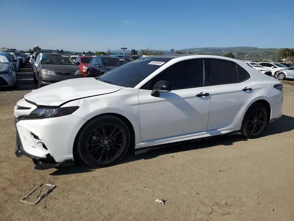 4T1G11AK4NU031099 2022 TOYOTA CAMRY - Image 1