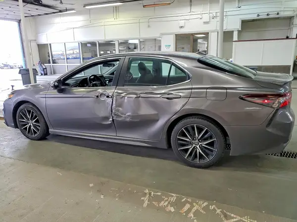 4T1G11AK4NU038117 2022 TOYOTA CAMRY - Image 2